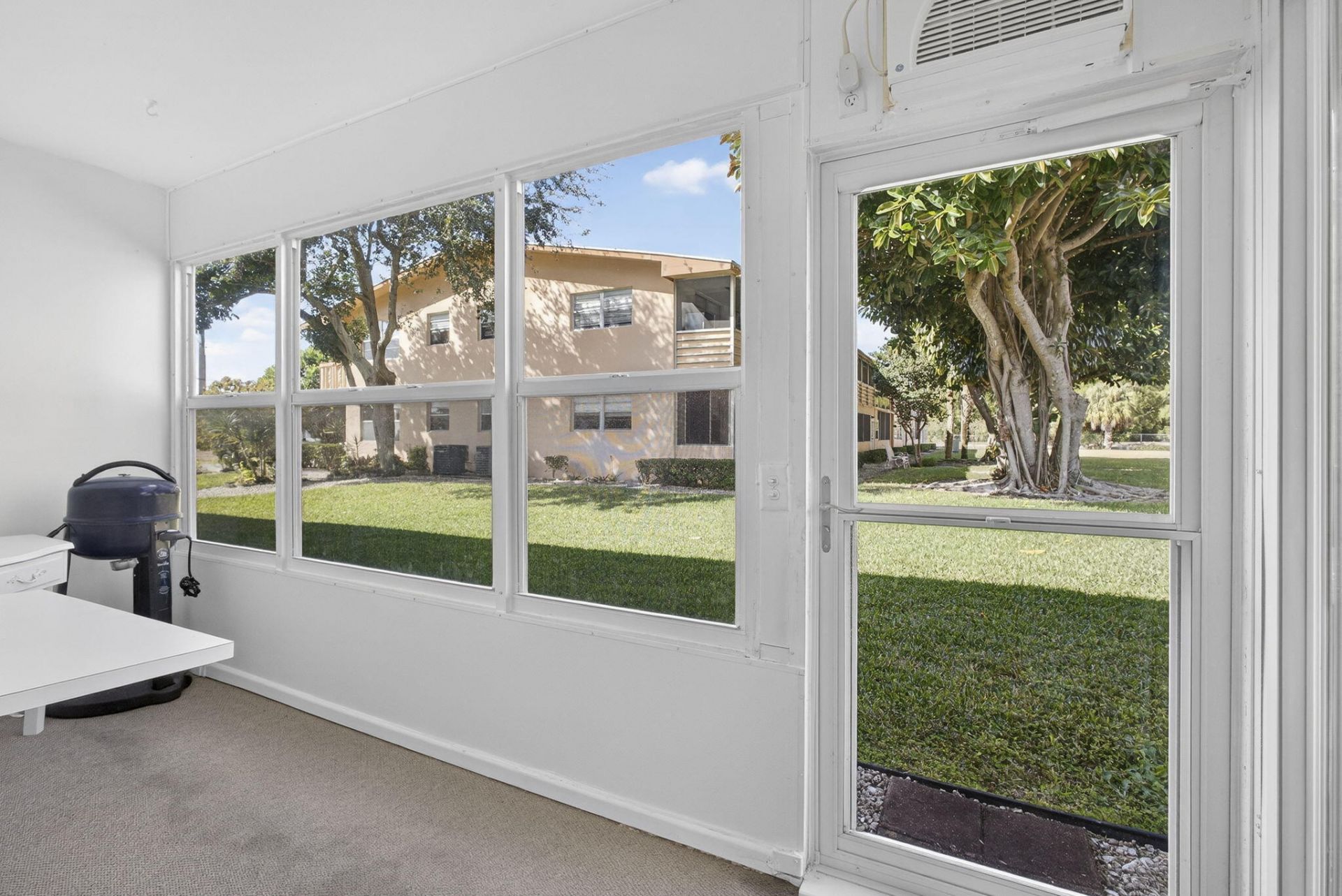 19 Hastings B, West Palm Beach, FL 33417 Photo