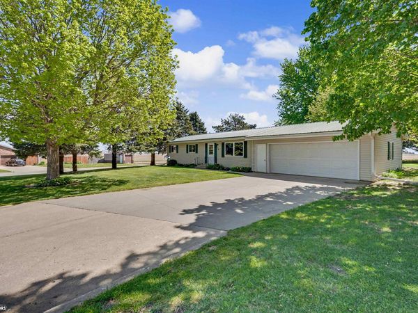 110 Sunrise Drive, Lincoln, IA 50652