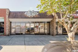 608 Broadway St. photo 4