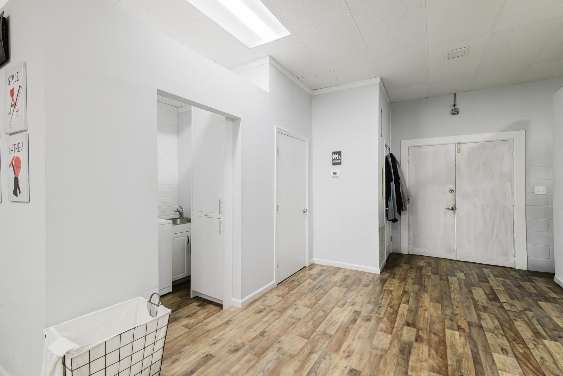 608 Broadway St. Photo 6