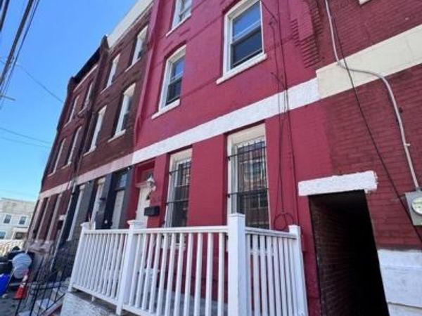 2010 W OXFORD STREET, PHILADELPHIA, PA 19121