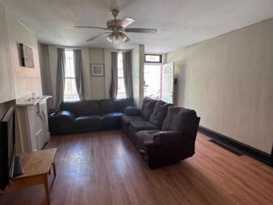 2010 W Oxford Street, Philadelphia, PA 19121 Main Photo
