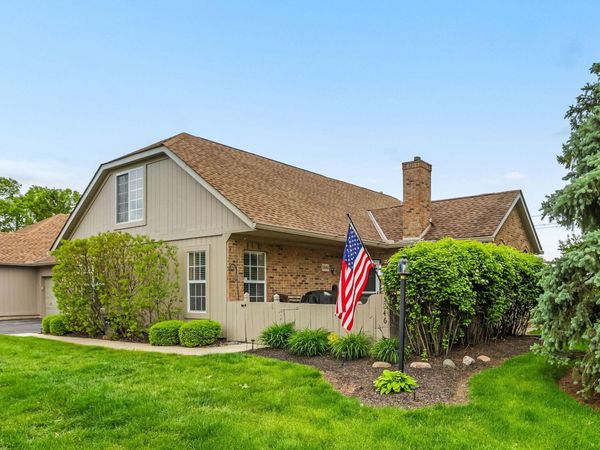 5846 Willow Lake Drive, Grove City, OH 43123