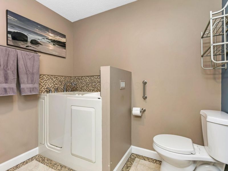 5846 Willow Lake Drive, Grove City, OH 43123 Photo 30