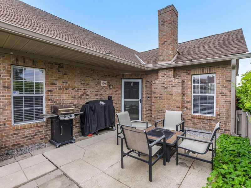 5846 Willow Lake Drive, Grove City, OH 43123 Photo 7