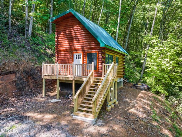 983 Stans Rd, Gatlinburg, TN 37738
