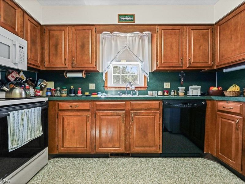 2540 Edgewood Avenue, Alliance, OH 44601 Photo 5