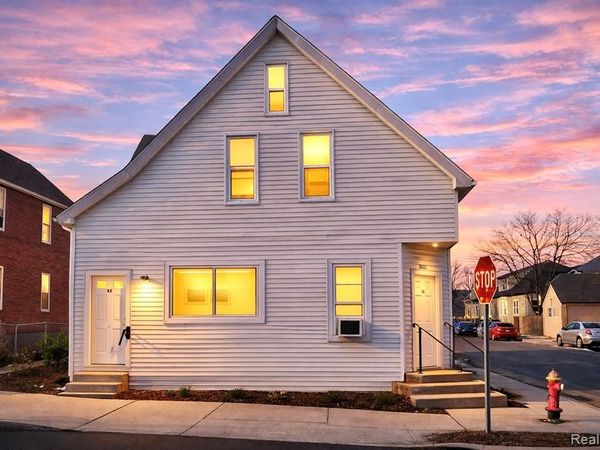 2433 Pulaski Street , Hamtramck, MI 48212