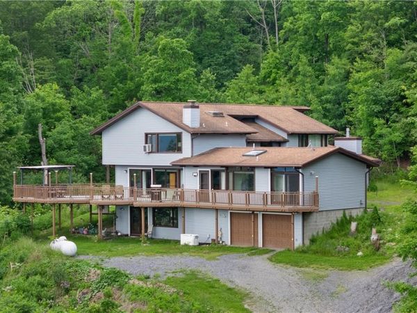 4570 Vine Road , Penn Yan, NY 14527
