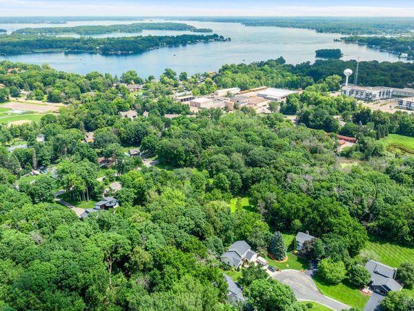 24695 Glen Road , Excelsior, MN 55331