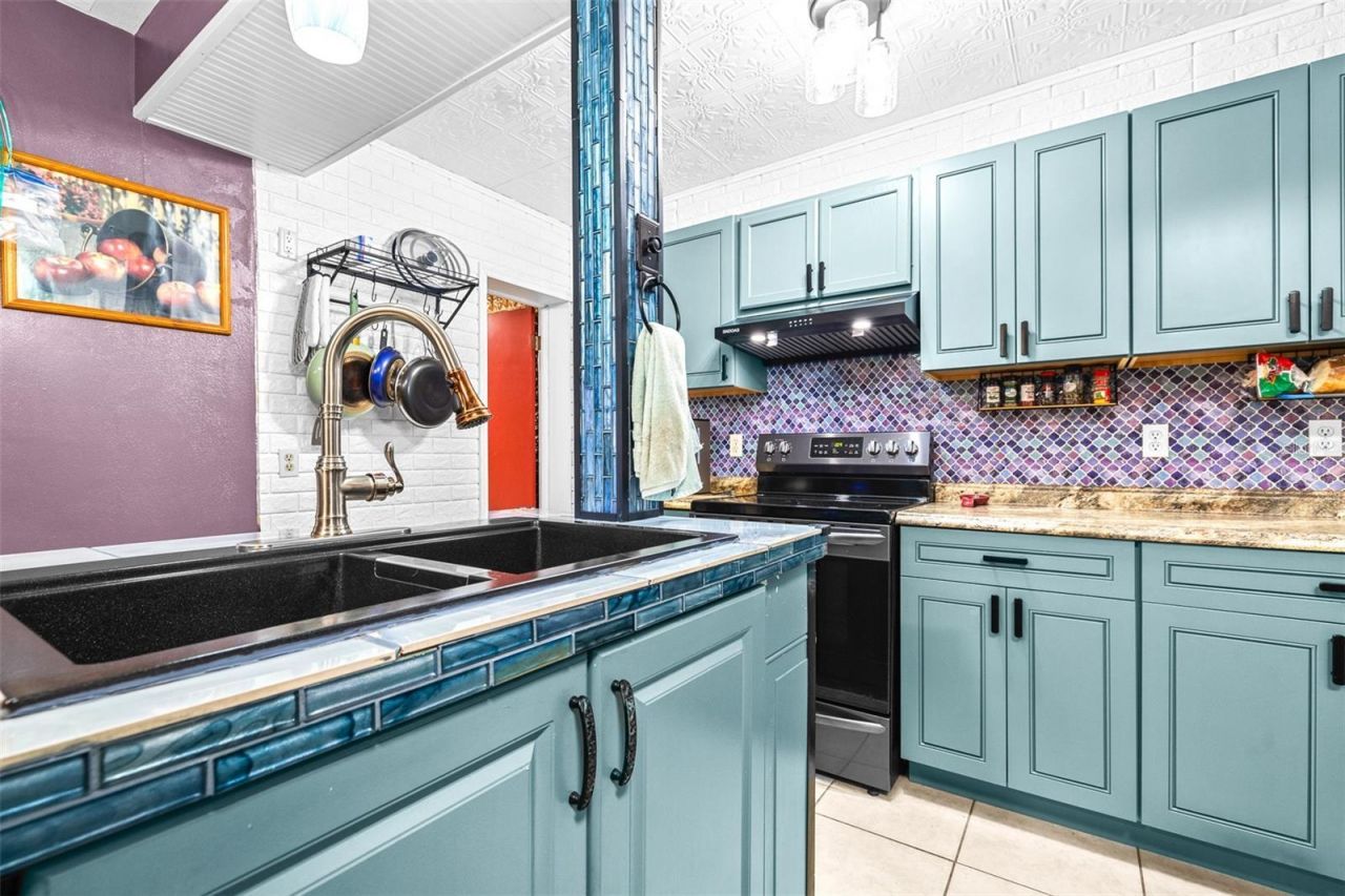 1907 27th Street W, Bradenton, FL 34205 Photo