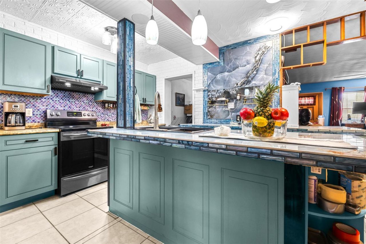 1907 27th Street W, Bradenton, FL 34205 Photo