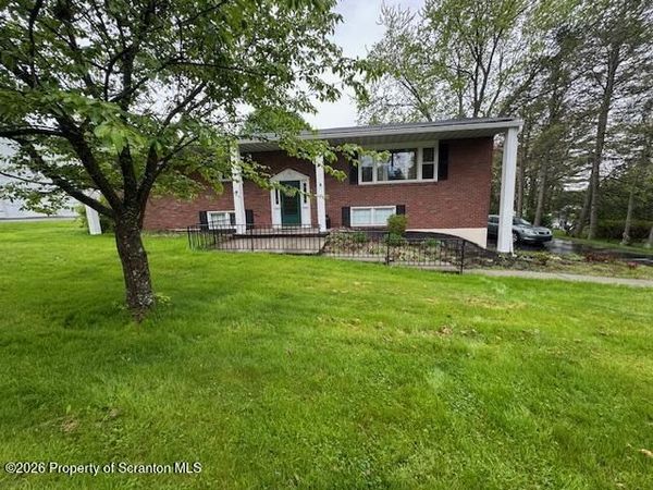 106 Noble Road, South Abington Twp, PA 18411