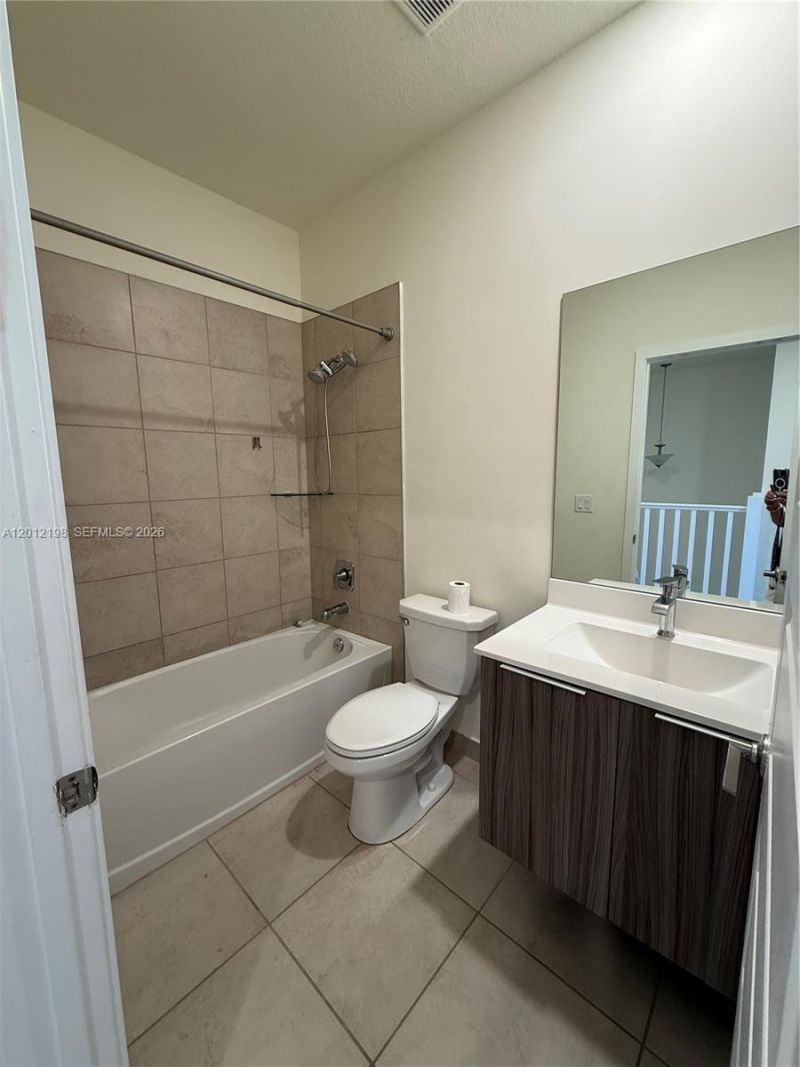 9083 NW 159th St, Unit 9083, Miami Lakes, FL 33018 Photo