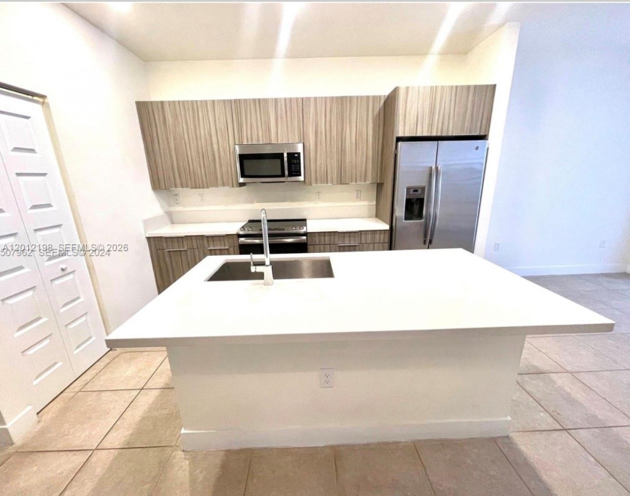 9083 NW 159th St , Unit 9083, Miami Lakes, FL 33018 Photo