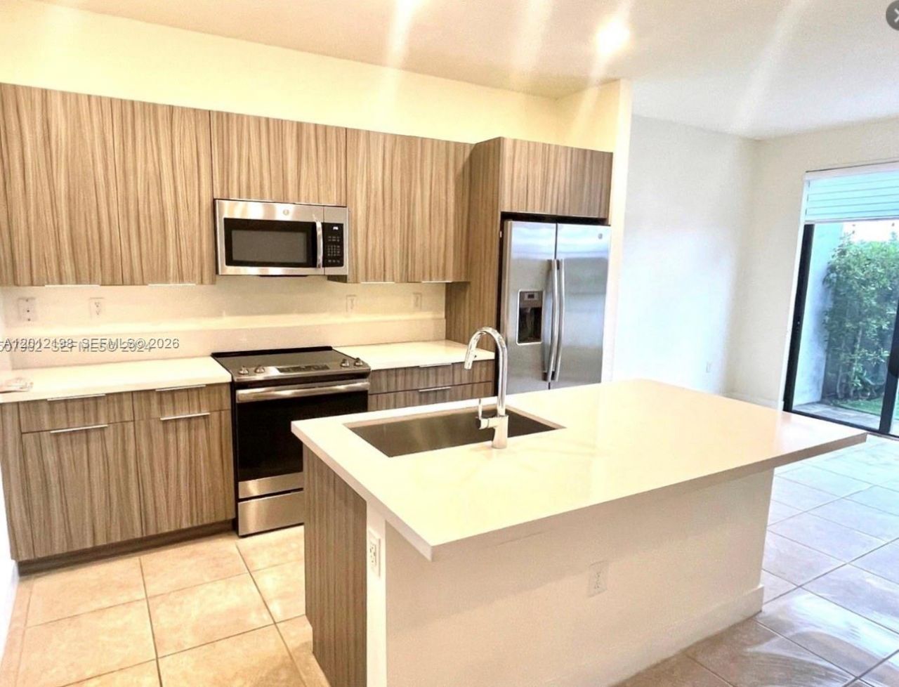9083 NW 159th St , Unit 9083, Miami Lakes, FL 33018 Photo