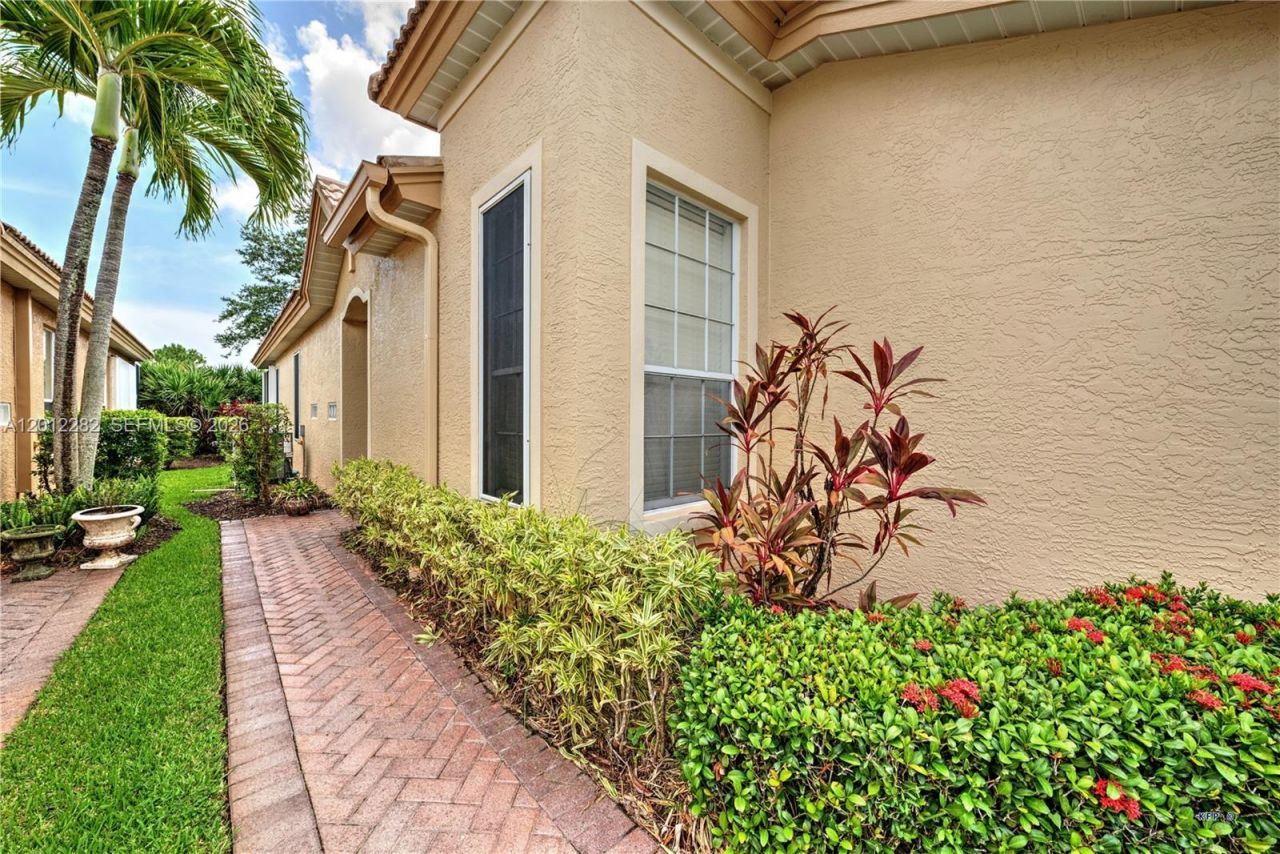 3781 NW Willow Creek Dr , Jensen Beach, FL 34957 Photo