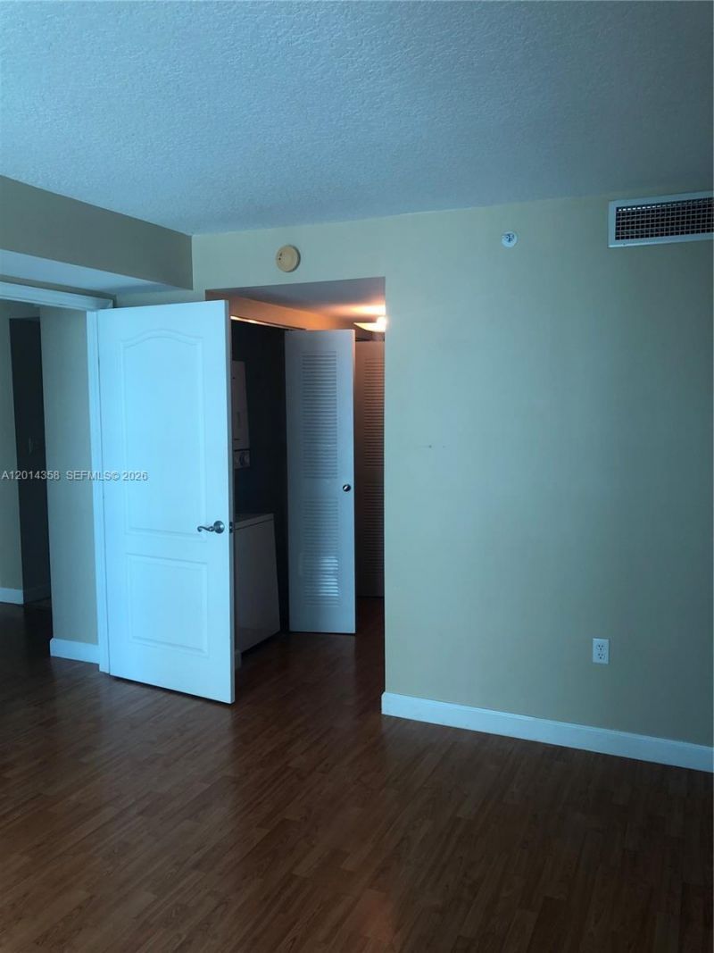 2101 Brickell Ave , Unit 1808, Miami, FL 33129 Photo