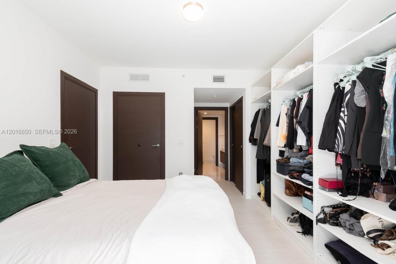 1000 Brickell Plz , Unit 2603, Miami, FL 33131 Photo