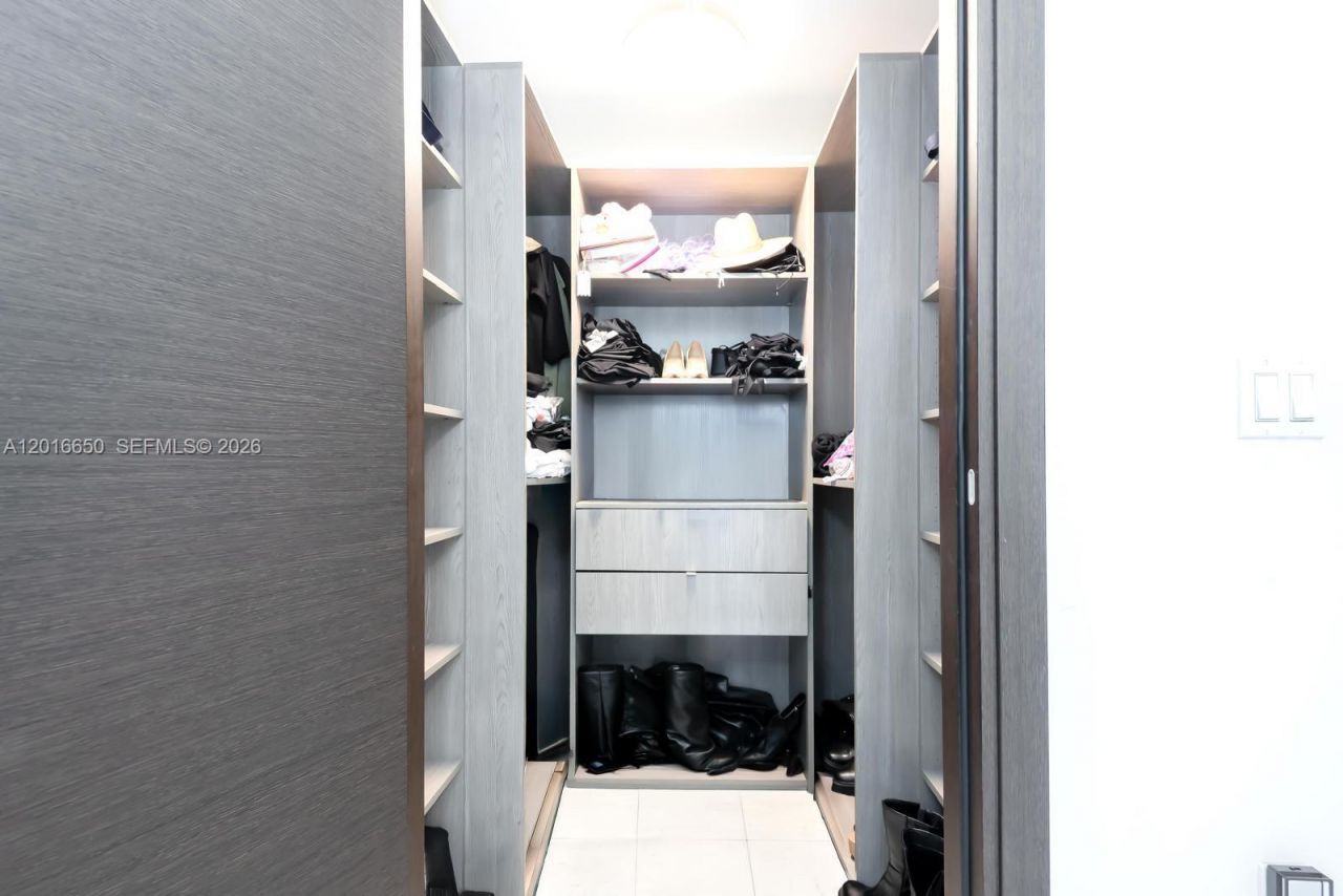 1000 Brickell Plz , Unit 2603, Miami, FL 33131 Photo