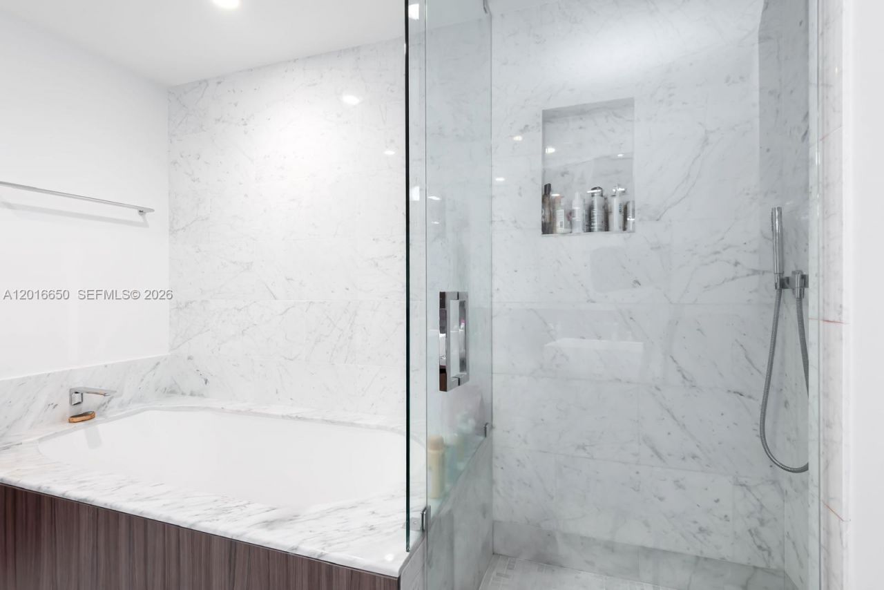 1000 Brickell Plz , Unit 2603, Miami, FL 33131 Photo