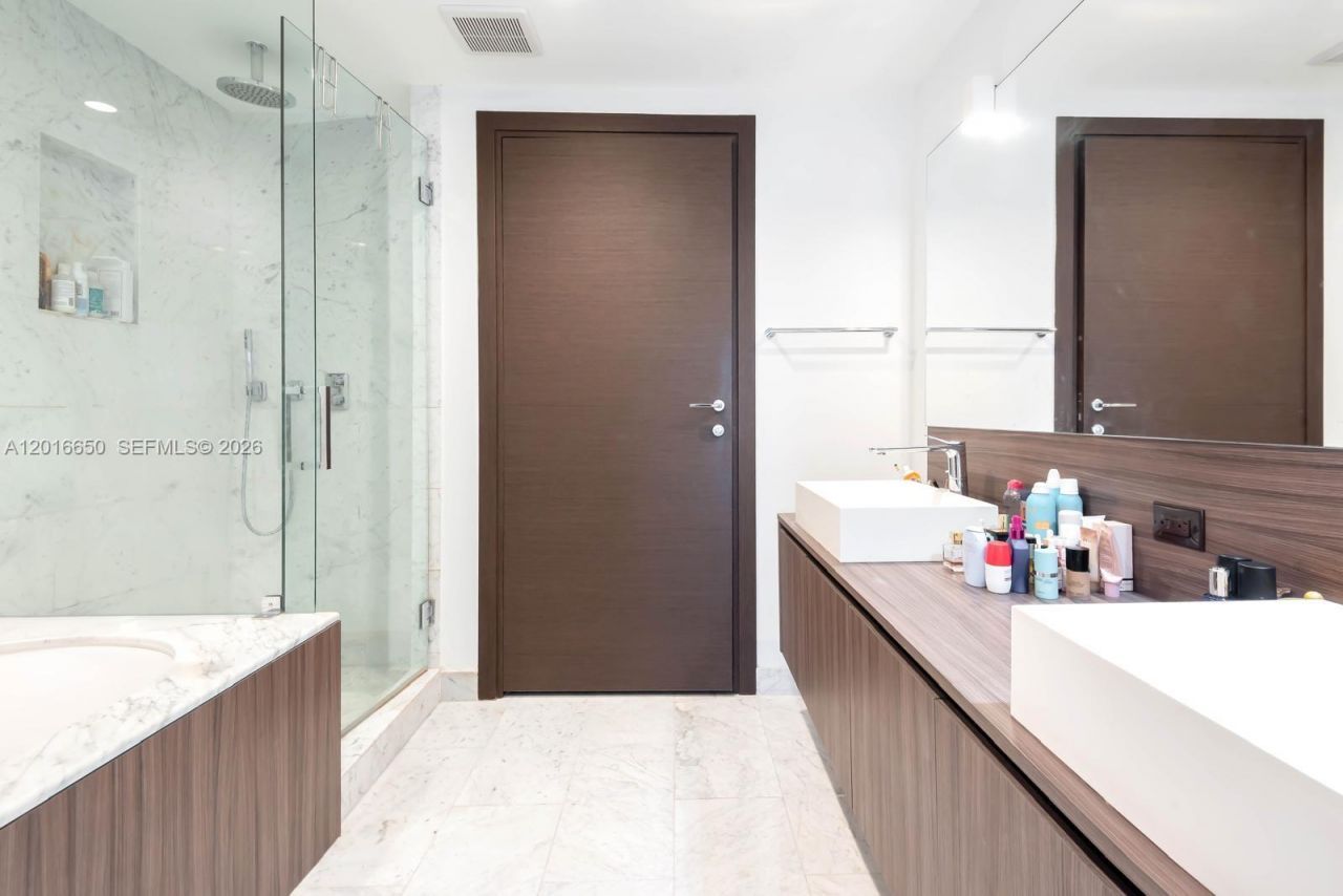 1000 Brickell Plz , Unit 2603, Miami, FL 33131 Photo