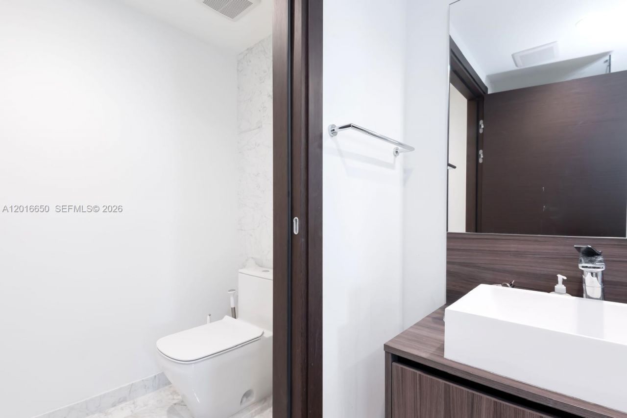 1000 Brickell Plz , Unit 2603, Miami, FL 33131 Photo