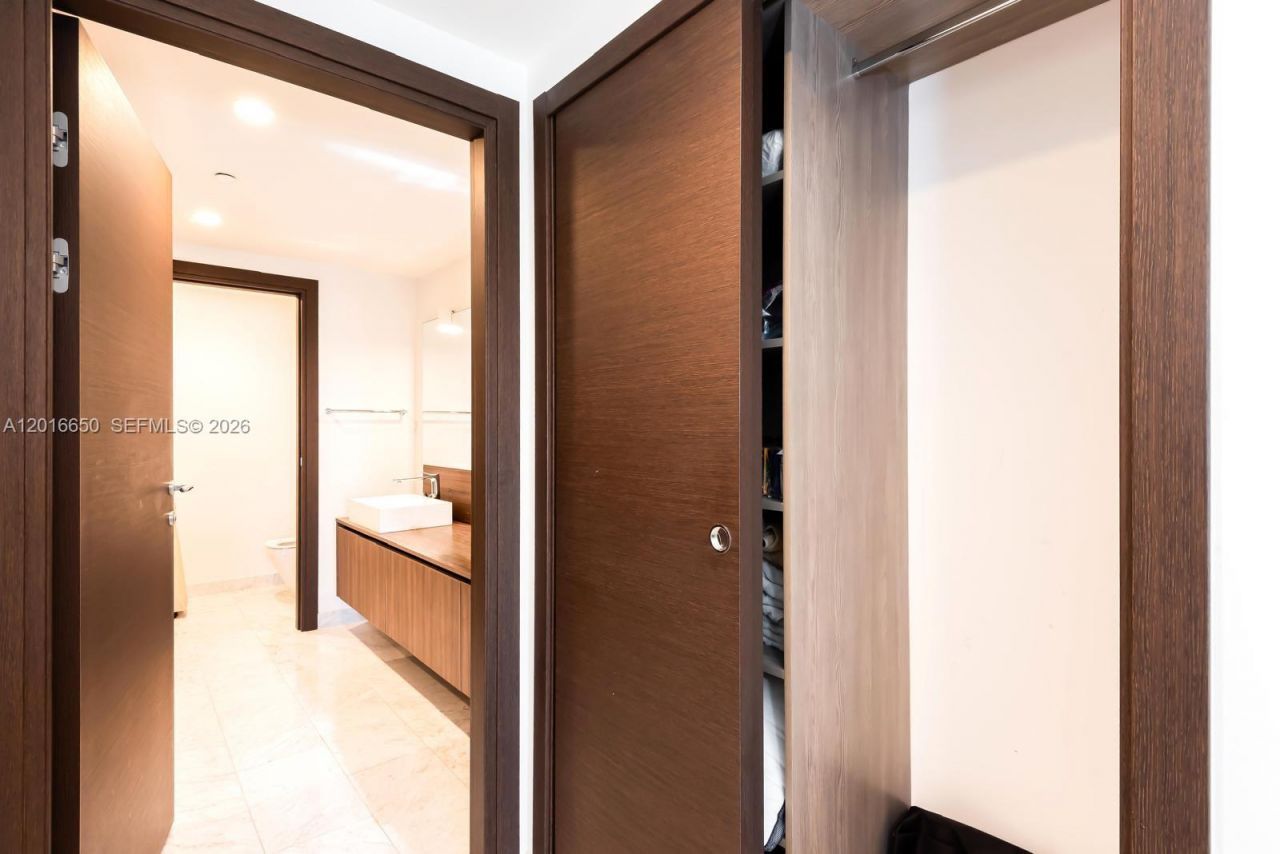 1000 Brickell Plz , Unit 2603, Miami, FL 33131 Photo