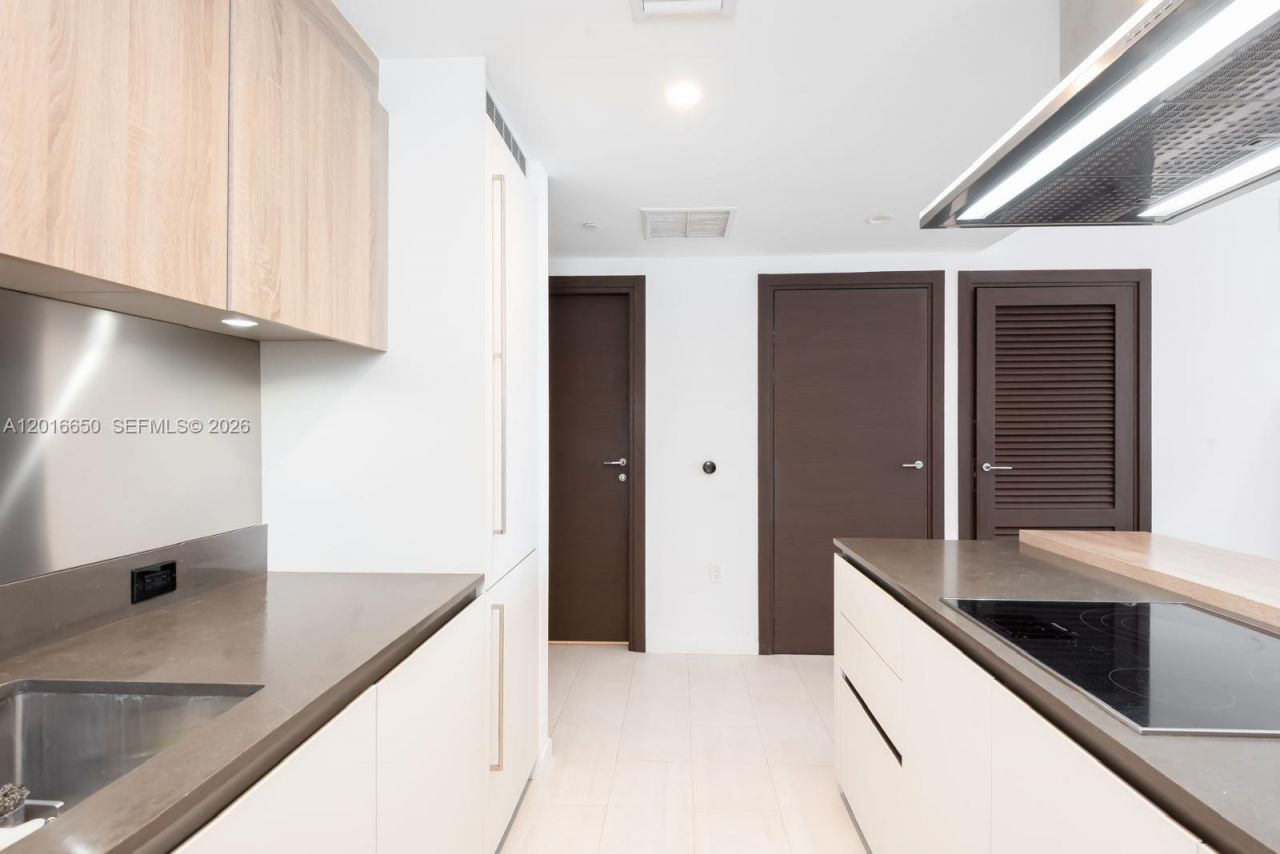 1000 Brickell Plz , Unit 2603, Miami, FL 33131 Photo