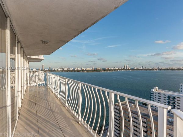 7601 E Treasure Dr , Unit 2406, North Bay Village, FL 33141