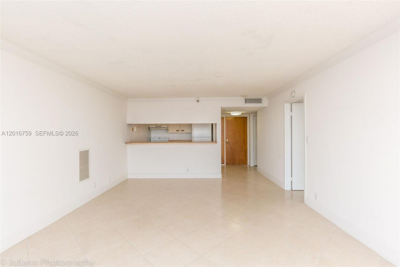 7601 E Treasure Dr , Unit 2406, North Bay Village, FL 33141 Photo