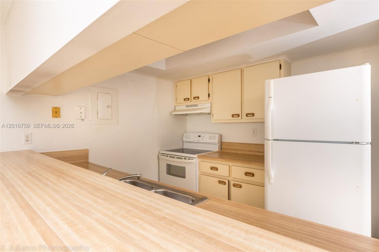 7601 E Treasure Dr , Unit 2406, North Bay Village, FL 33141 Photo
