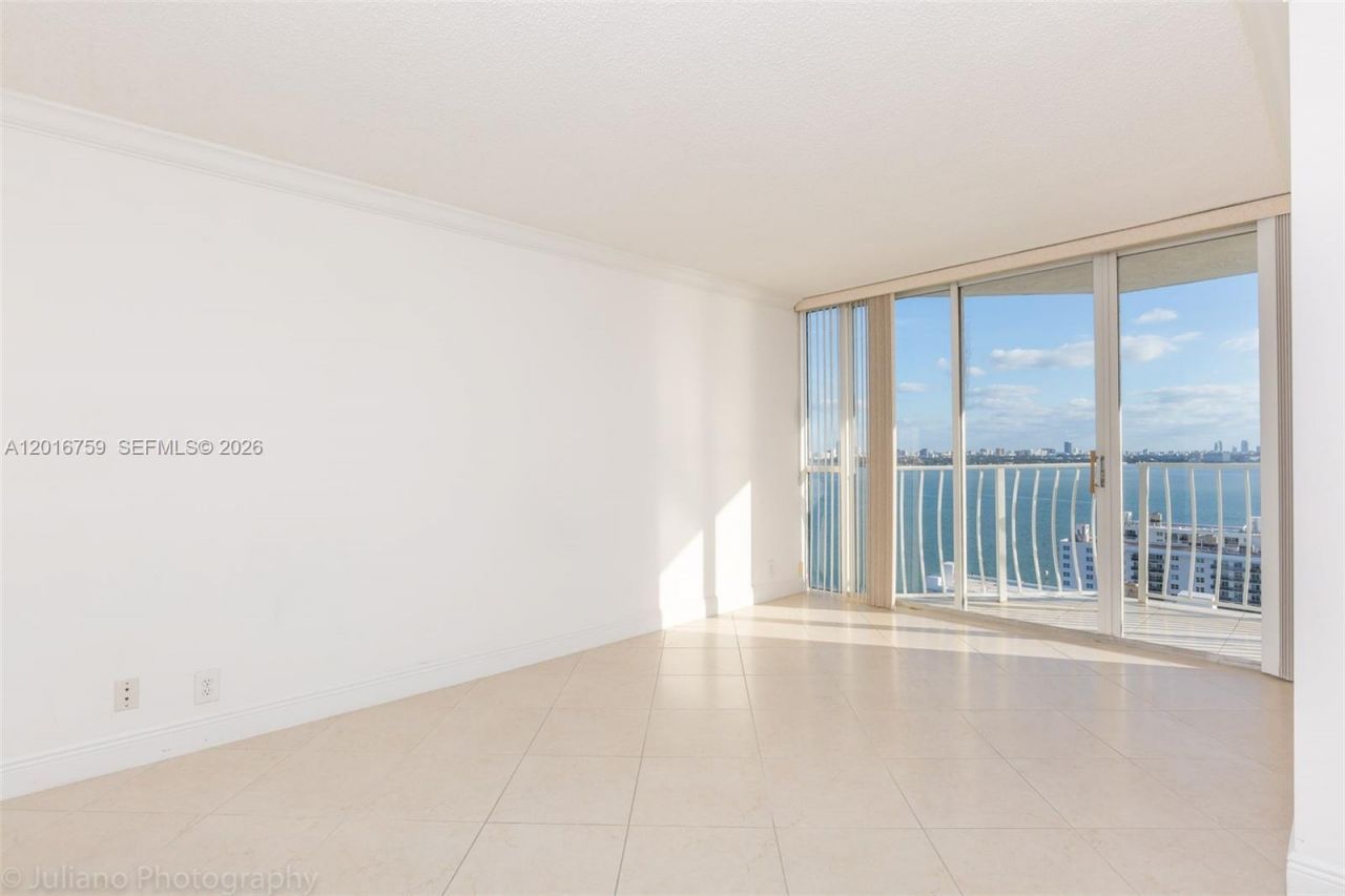 7601 E Treasure Dr , Unit 2406, North Bay Village, FL 33141 Photo