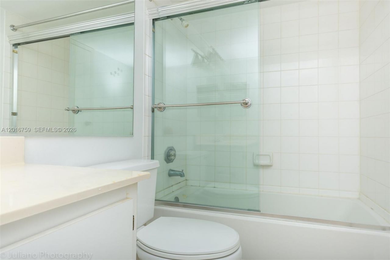 7601 E Treasure Dr , Unit 2406, North Bay Village, FL 33141 Photo
