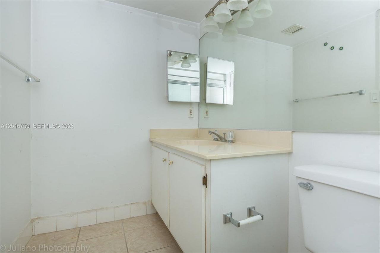 7601 E Treasure Dr , Unit 2406, North Bay Village, FL 33141 Photo