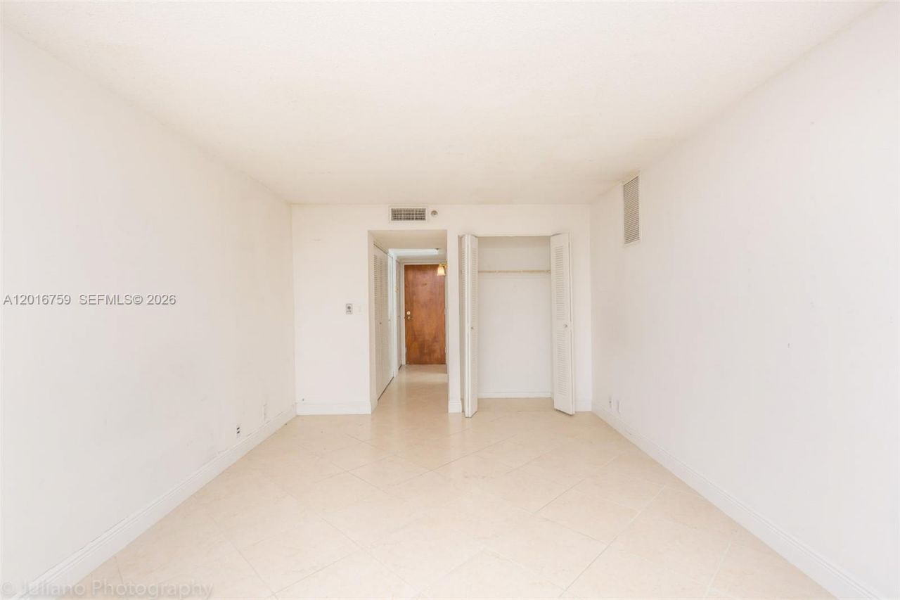7601 E Treasure Dr , Unit 2406, North Bay Village, FL 33141 Photo