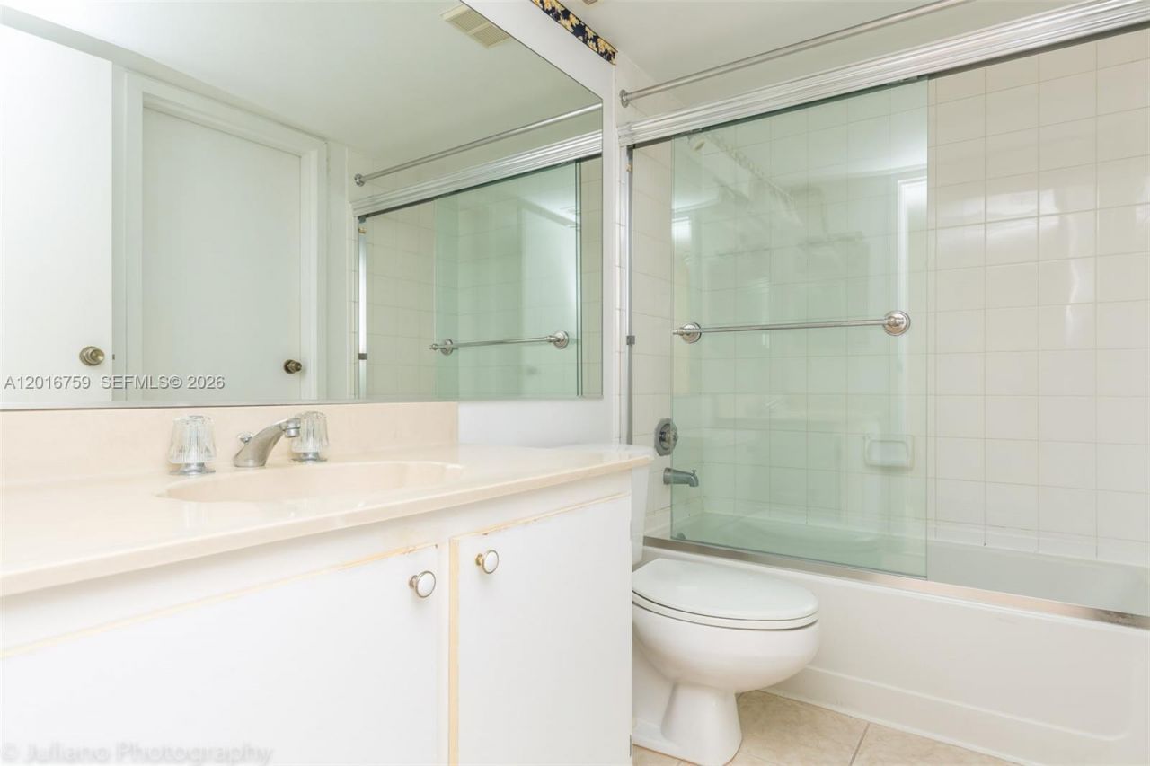 7601 E Treasure Dr , Unit 2406, North Bay Village, FL 33141 Photo