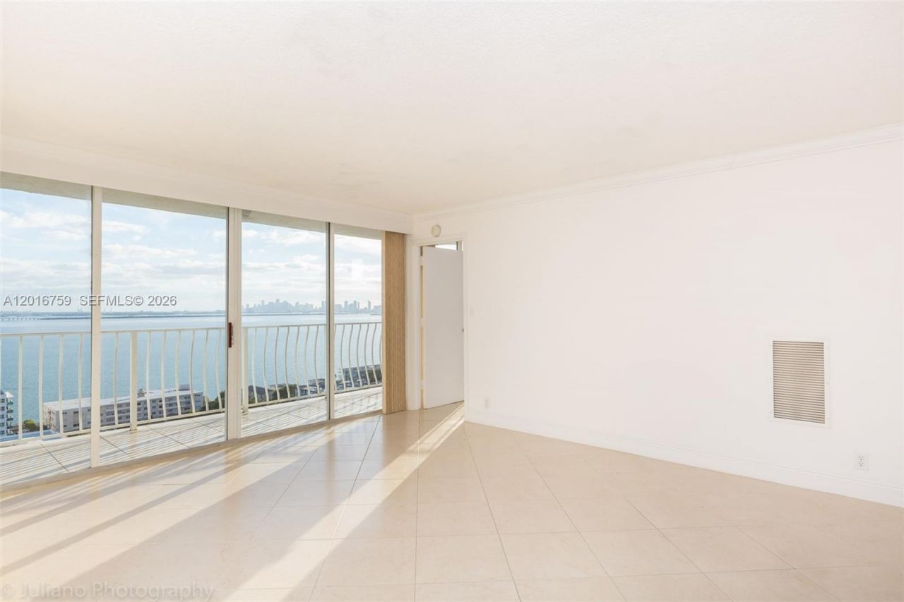 7601 E Treasure Dr , Unit 2406, North Bay Village, FL 33141 Photo