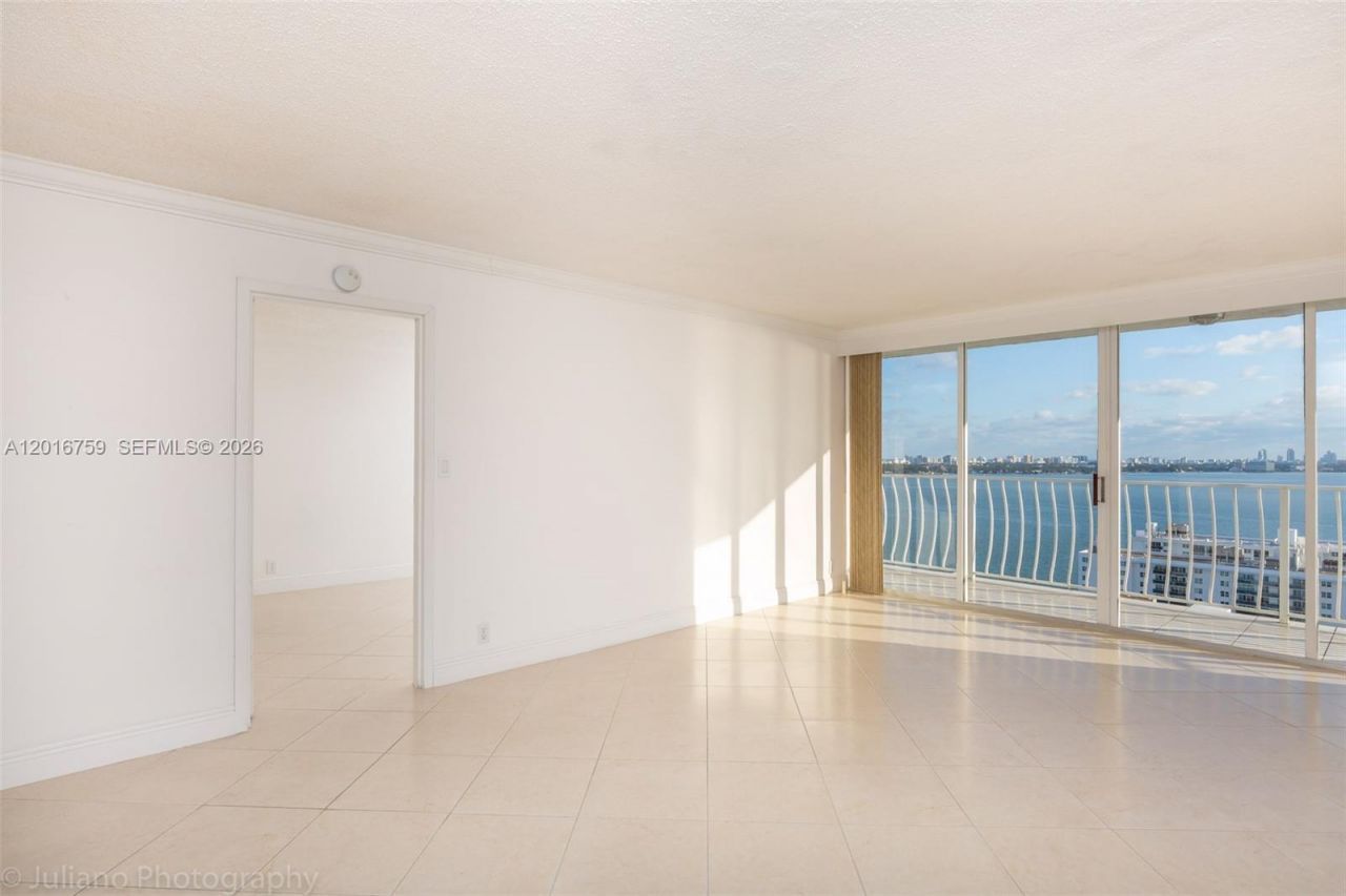 7601 E Treasure Dr , Unit 2406, North Bay Village, FL 33141 Photo