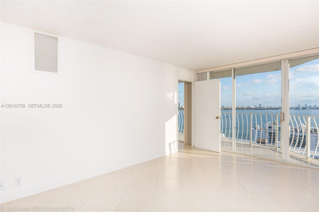 7601 E Treasure Dr , Unit 2406, North Bay Village, FL 33141 Photo