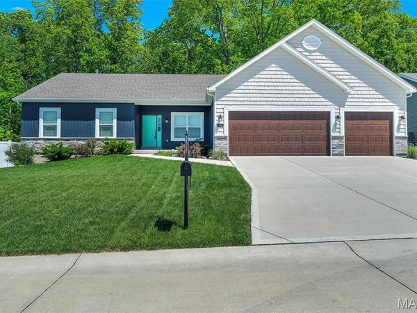 584 Lakewood Drive , Moscow Mills, MO 63362