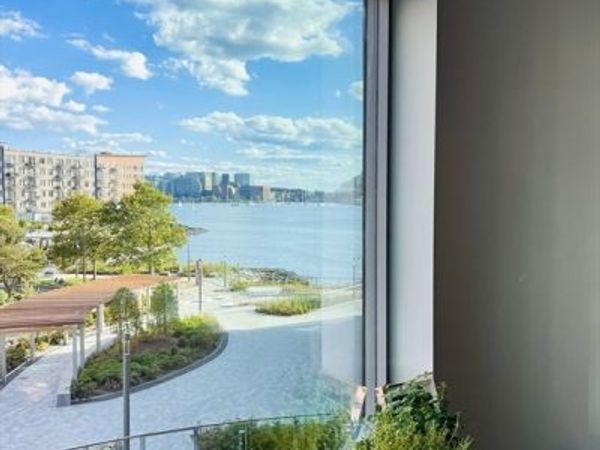 99 Sumner St, Unit 306, Boston, MA 02128