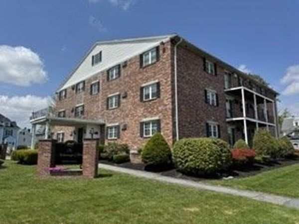 305 Pine St, Unit 12, Lowell, MA 01851