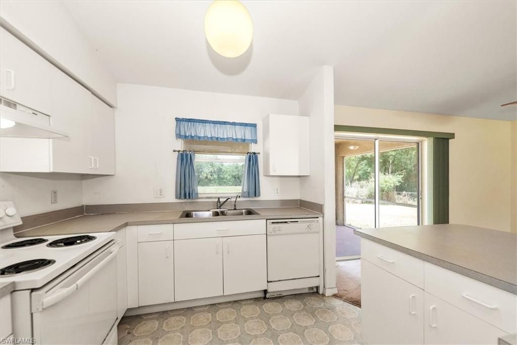 6211 Castlewood Cir, Fort Myers, FL 33905 Photo