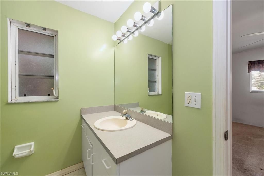 6211 Castlewood Cir, Fort Myers, FL 33905 Photo