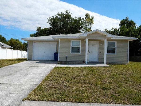 899 Ridgeway DR, NORTH FORT MYERS, FL 33903