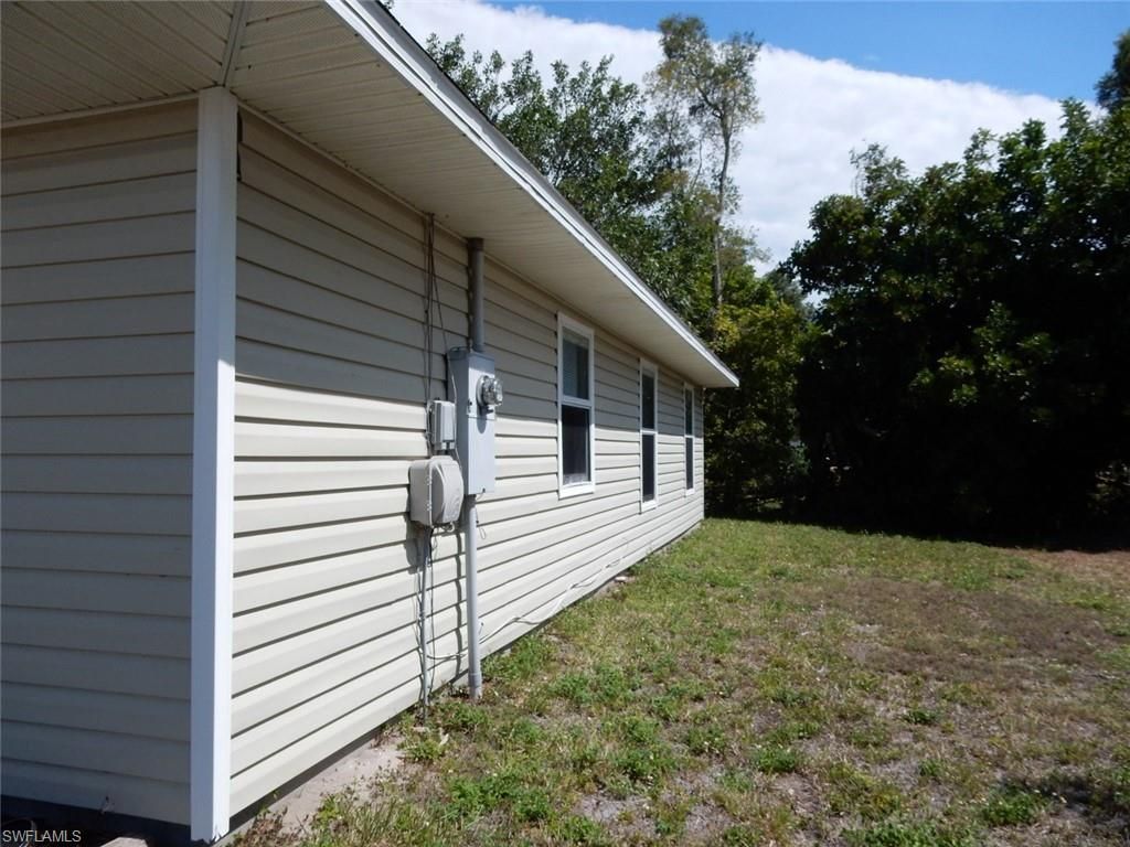 899 Ridgeway Dr, North Fort Myers, FL 33903 Photo