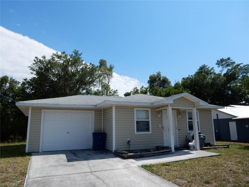 899 Ridgeway Dr, North Fort Myers, FL 33903 Photo
