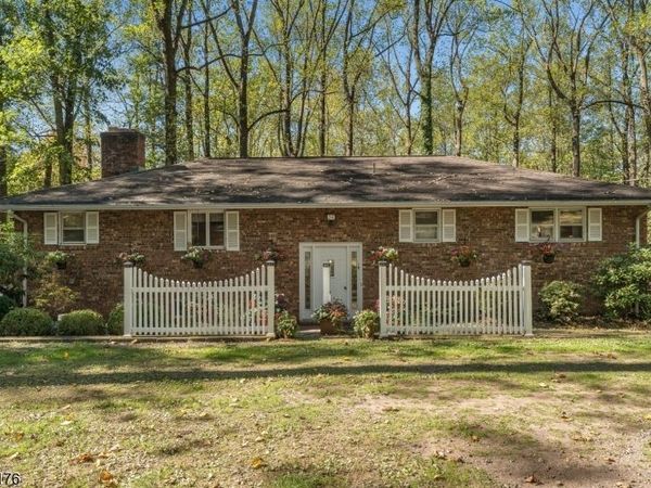 82 Hickory Corner Road, Alexandria, NJ 08848