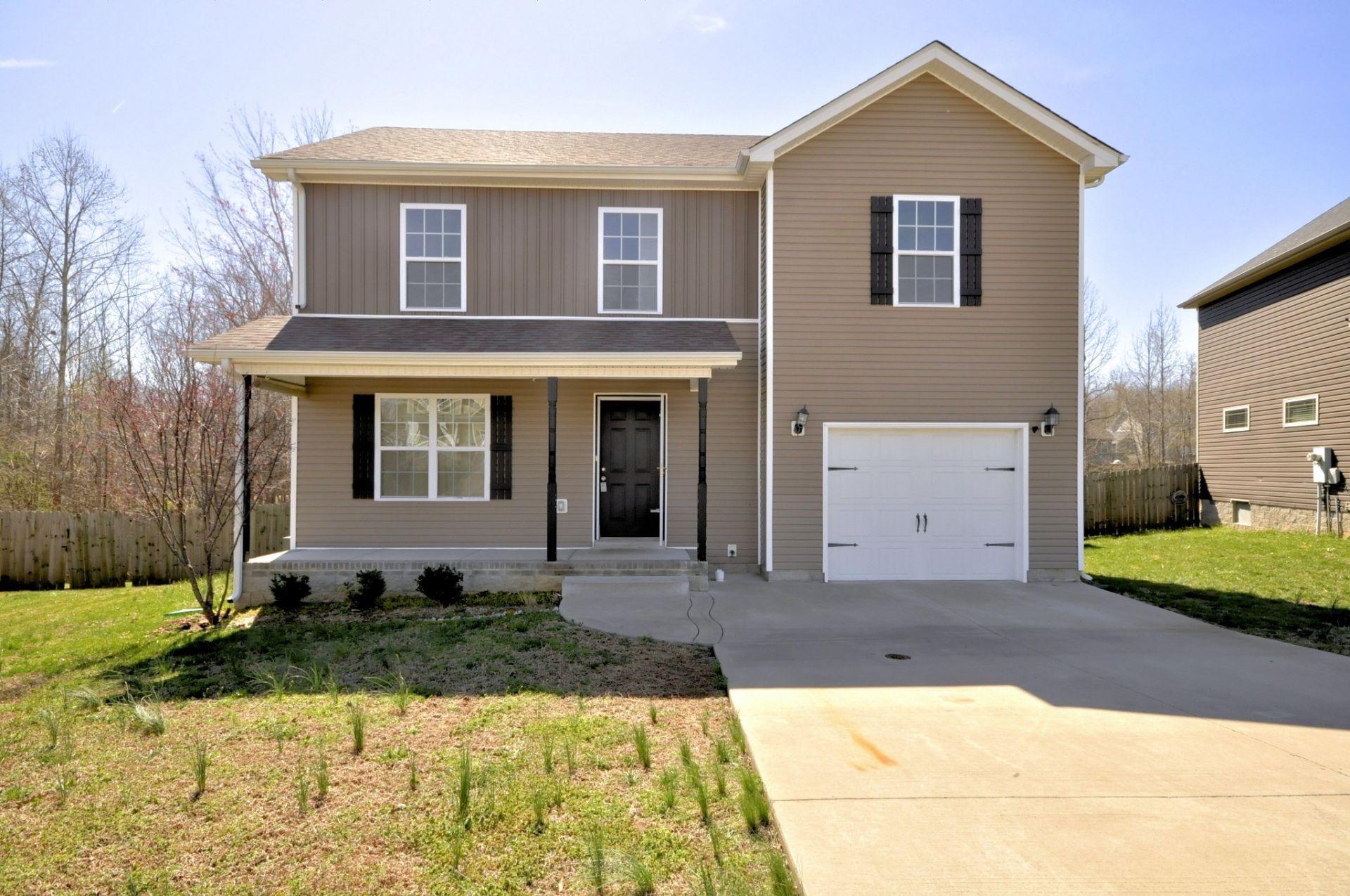 504 Medallion Cir, Clarksville, TN 37042 Main Photo